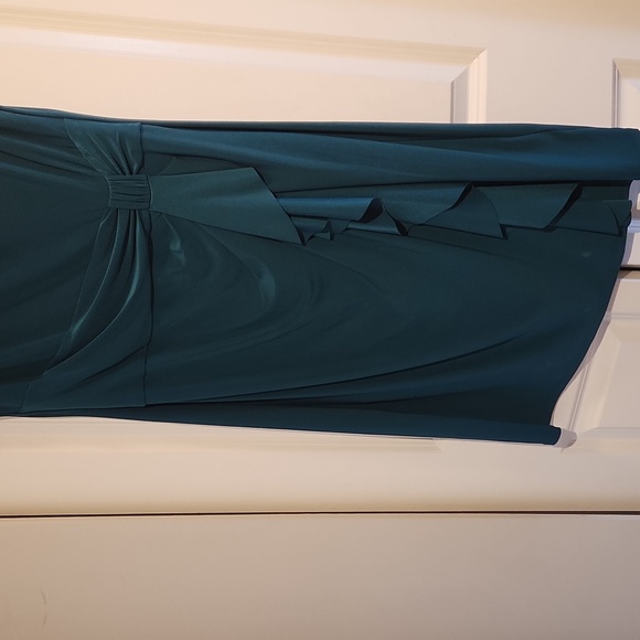 Midi Body Con Dress - Picture 2 of 4